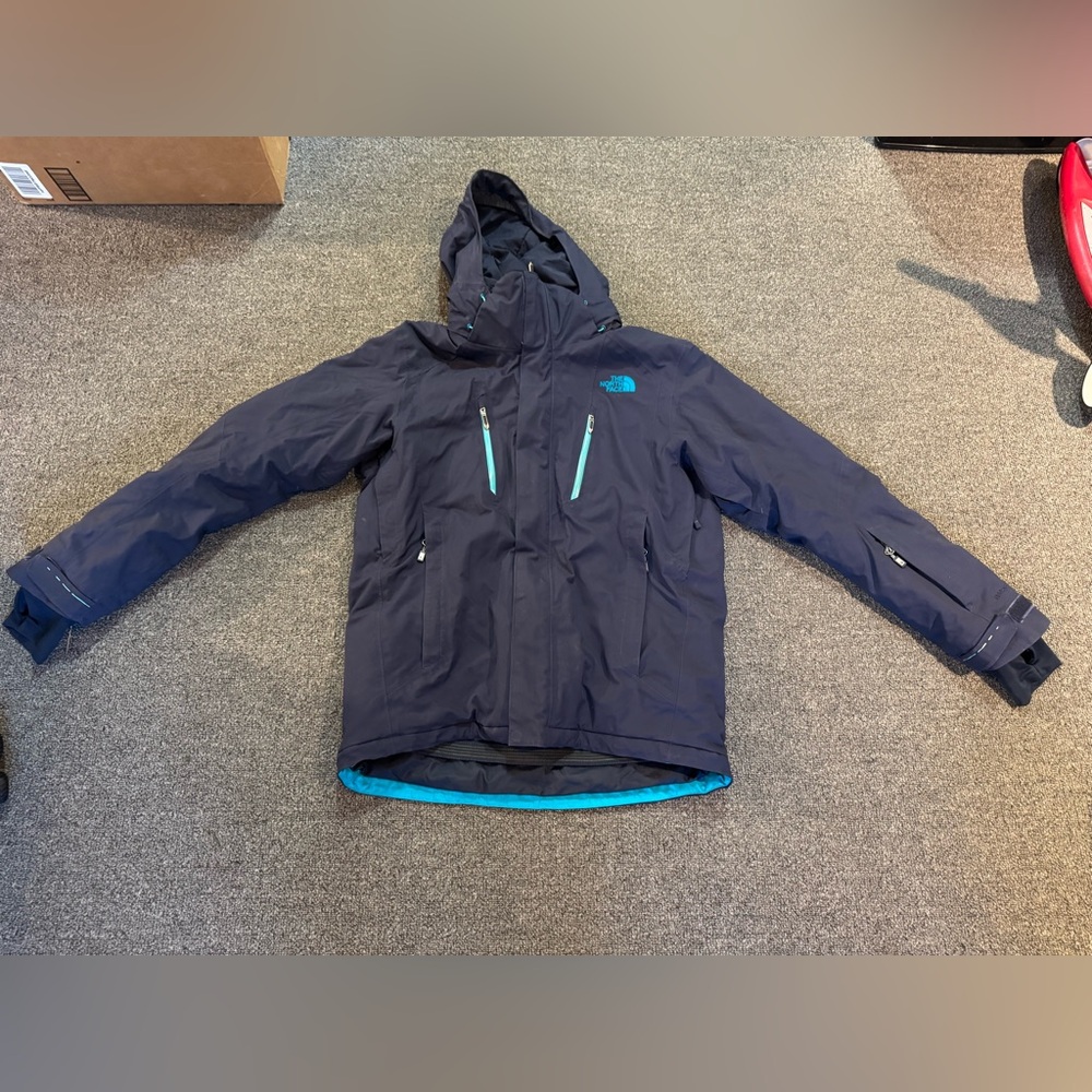 Men’s The North Face Waterproof Jacket - medium